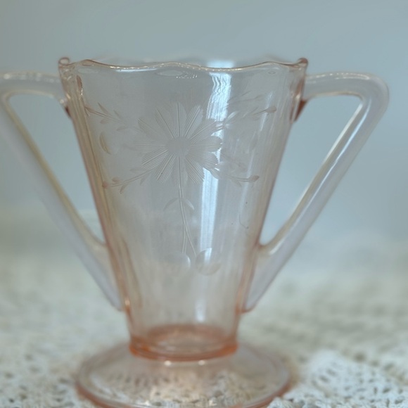 Vintage Pink Glass Sugar Bowl - Picture 2 of 9